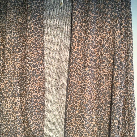 NWT WOMENS XL open front long cardigan in leopard print - Picture 4 of 5
